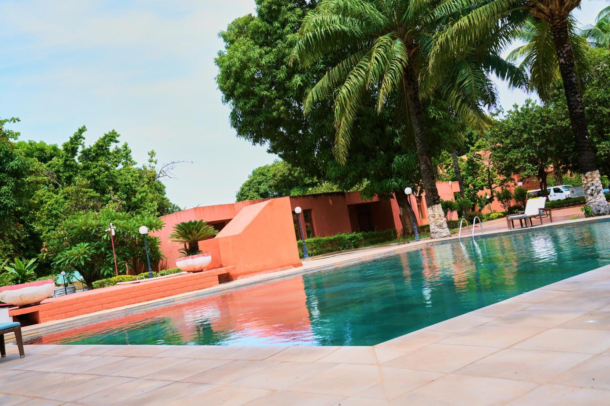 Dunia Hotel บิสเซา ภายนอก รูปภาพ